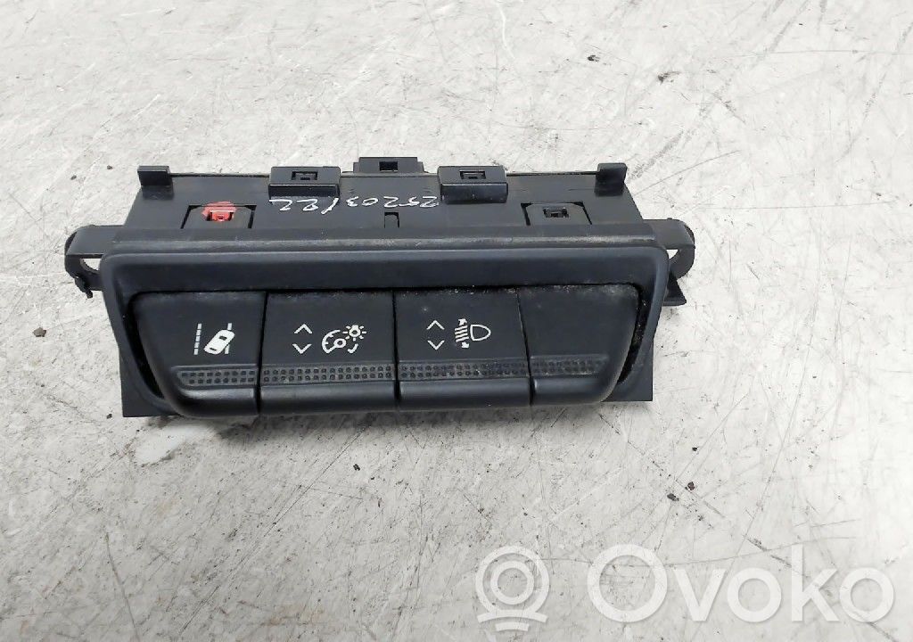 Interruptor de control del panel de luces   259802941R,03572120101,2598000Q0A