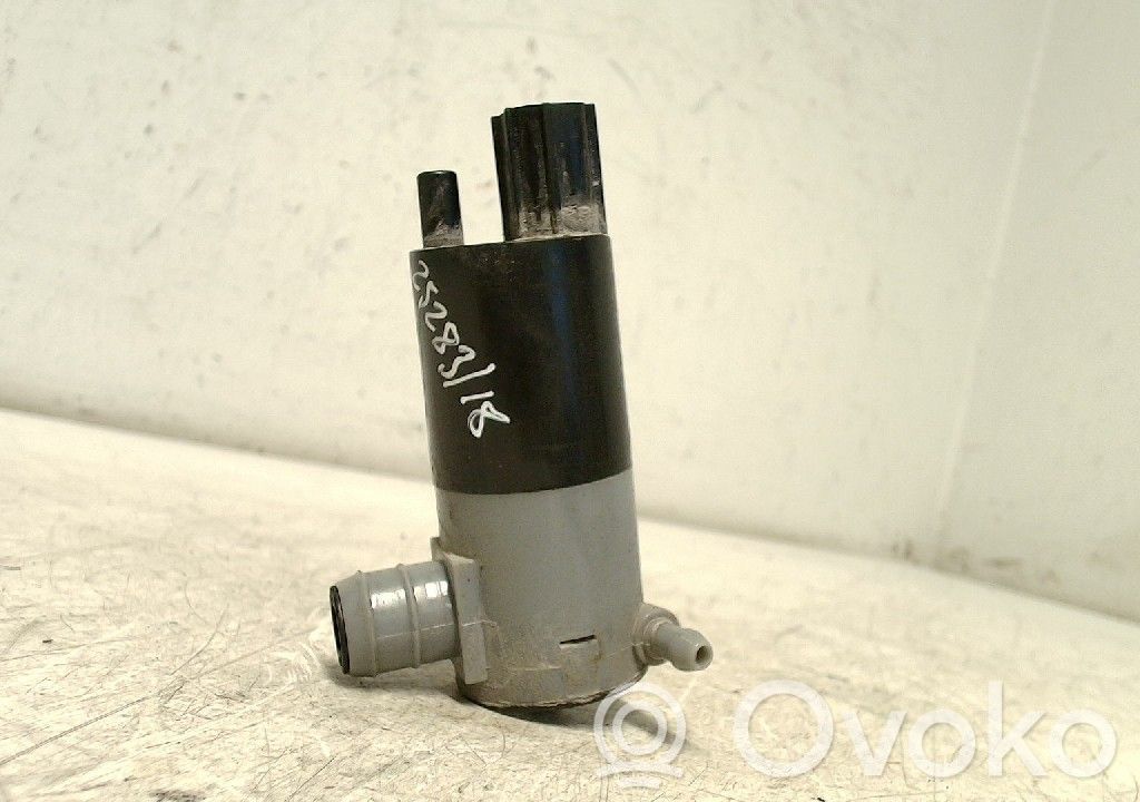 Ford Ranger Windscreen/windshield washer pump 