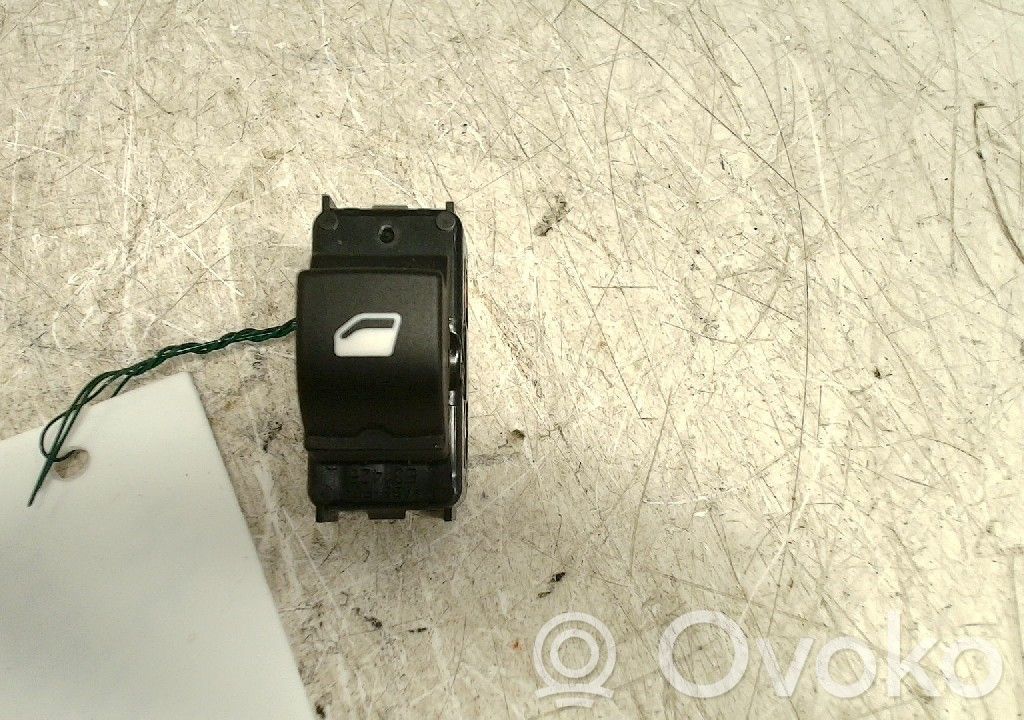 Peugeot 2008 I Electric window control switch 