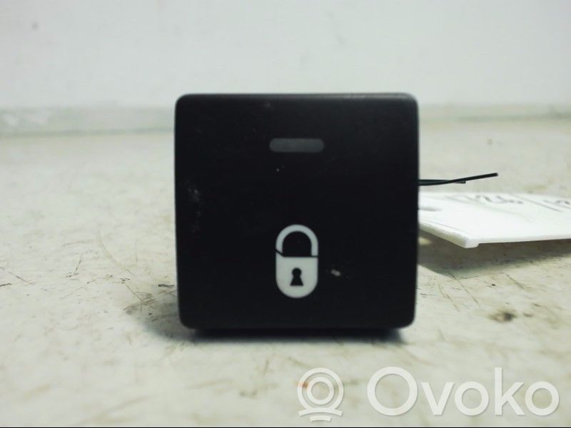 Citroen Berlingo Central locking switch button 