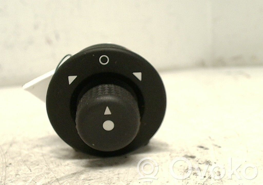 Peugeot Partner Wing mirror switch 