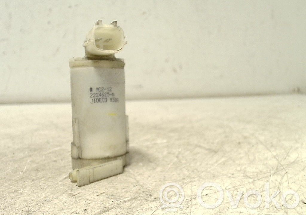 Isuzu D-Max Windscreen/windshield washer pump 