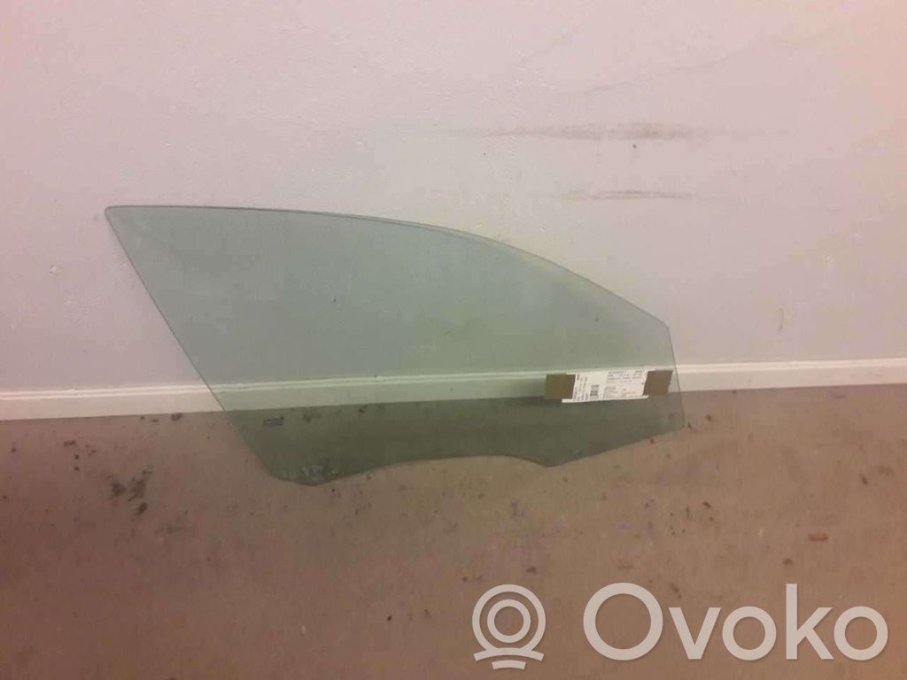 BMW 1 E81 E87 priekšējo durvju stikls (četrdurvju mašīnai) 