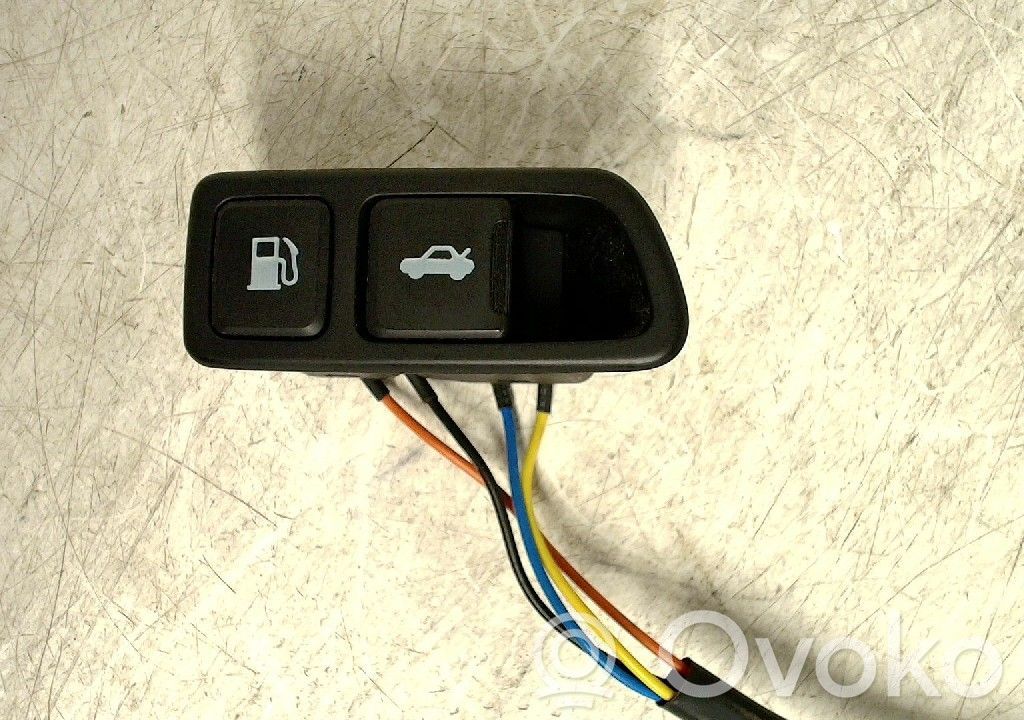 KIA Optima Tailgate/boot open switch button 