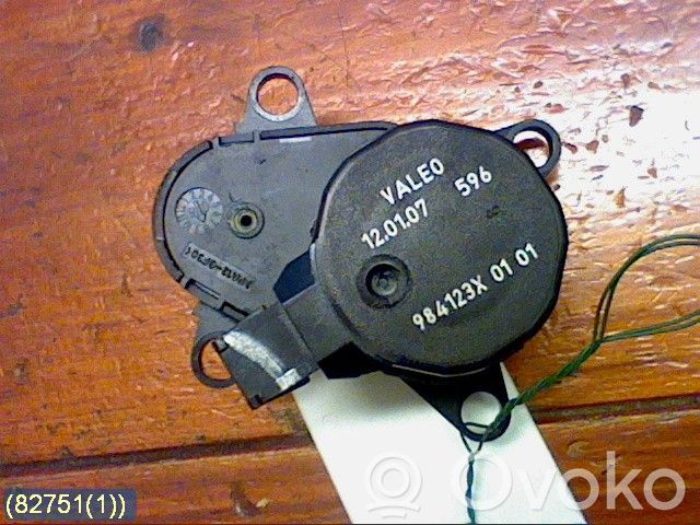 Saab 9-5 Ilmastointilaitteen läpän käyttölaite/moottori (A/C) 
