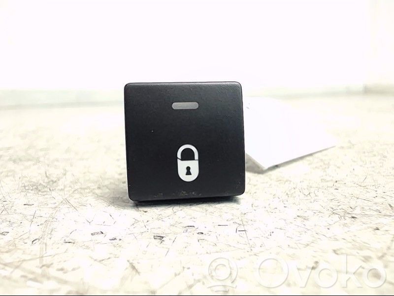 Citroen Berlingo Central locking switch button 