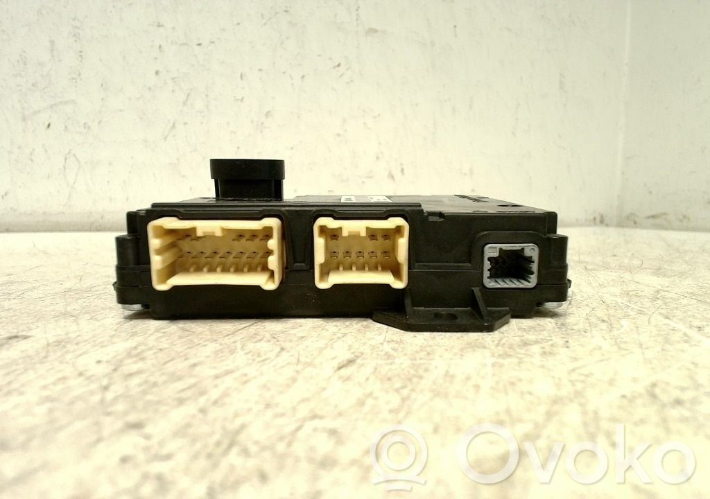 Nissan NV300 Keyless (KESSY) go control unit/module 