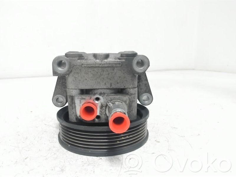 Volvo V70 Ohjaustehostimen pumppu 