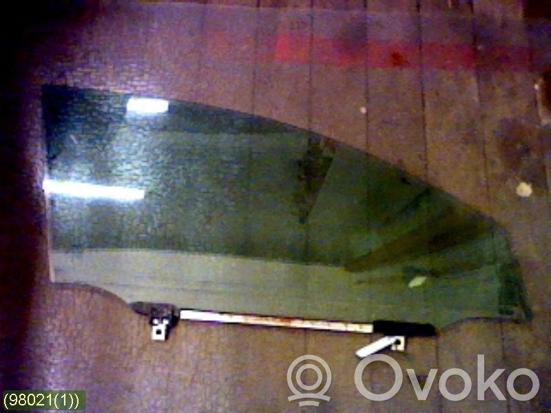 Toyota Avensis T250 Front door window glass four-door 