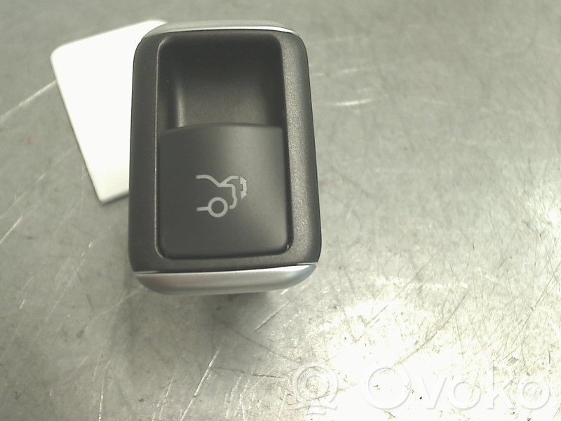 Tailgate/boot open switch button   A2129059300,10075083,A2129059300