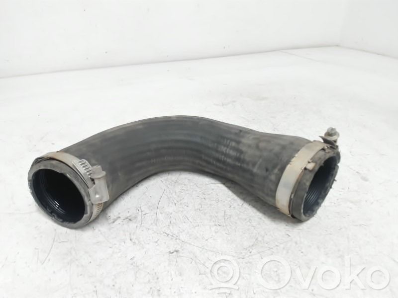 Volkswagen PASSAT B7 Furtun/conductă intercooler 