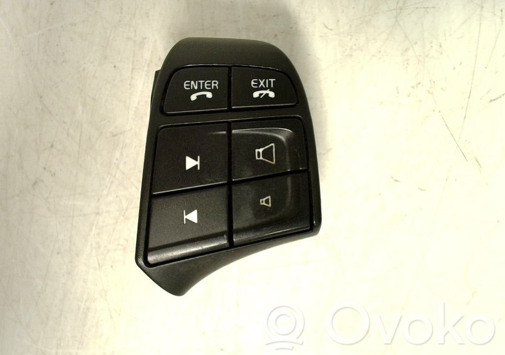 Volvo V70 Butoane/comutatoare pe volan 