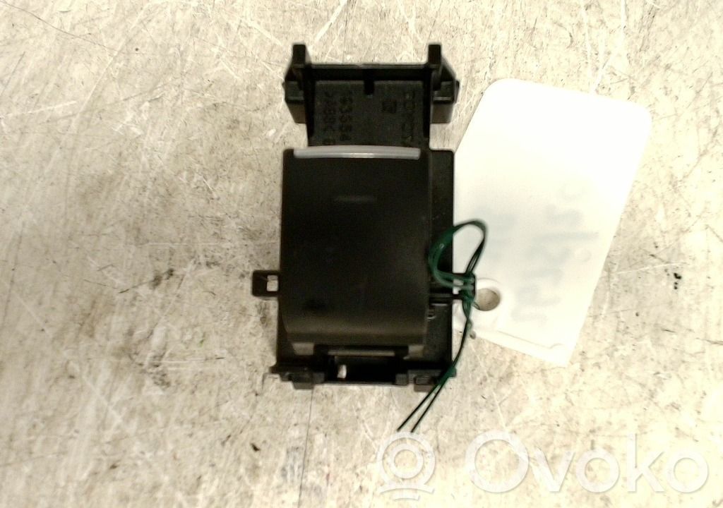 Electric window control switch   8481002250