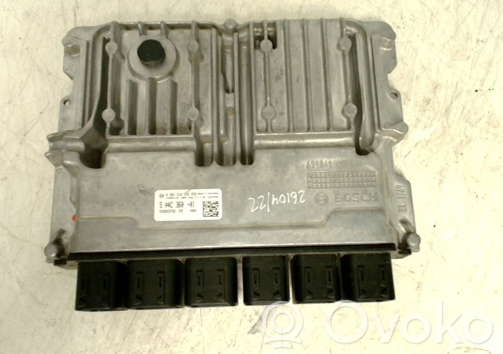 BMW 5 G30 G31 G38 Įpurškimo valdymo blokas 