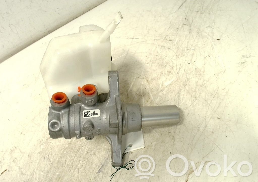 BMW 5 G30 G31 G38 Główny cylinder hamulca 
