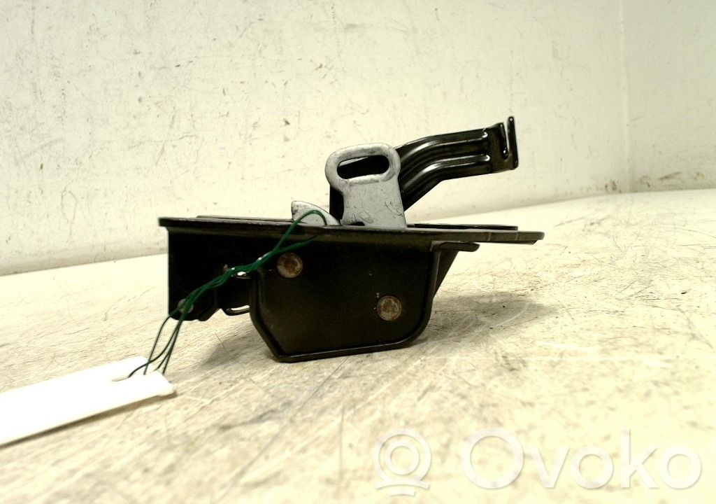 Peugeot Partner III Rear door lock 