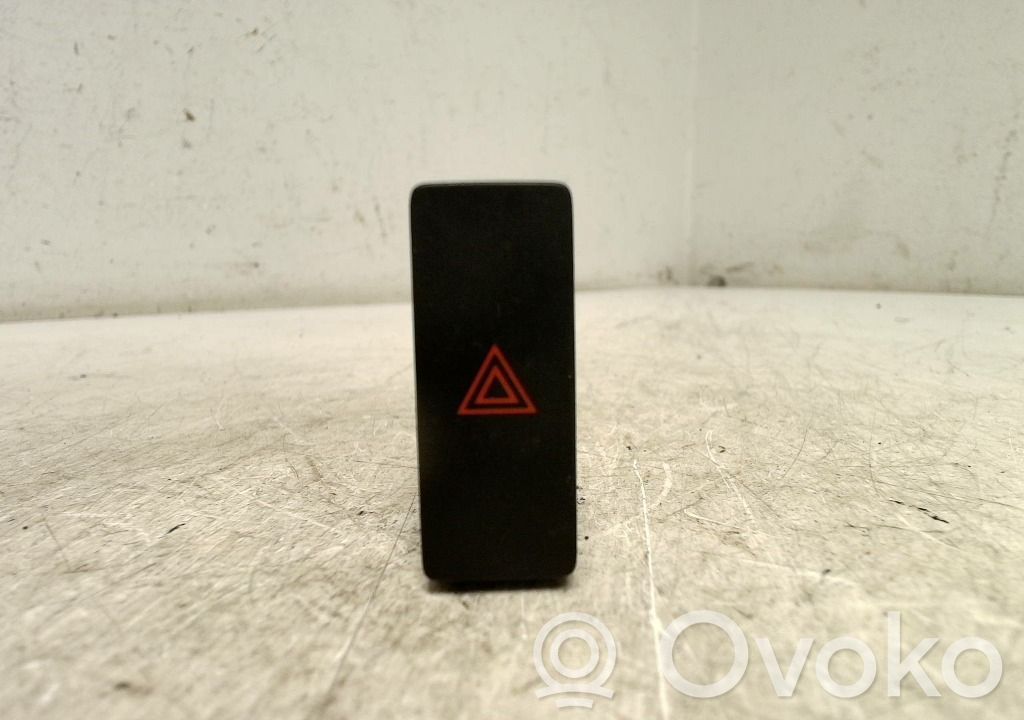 Mazda CX-5 II Hazard light switch 