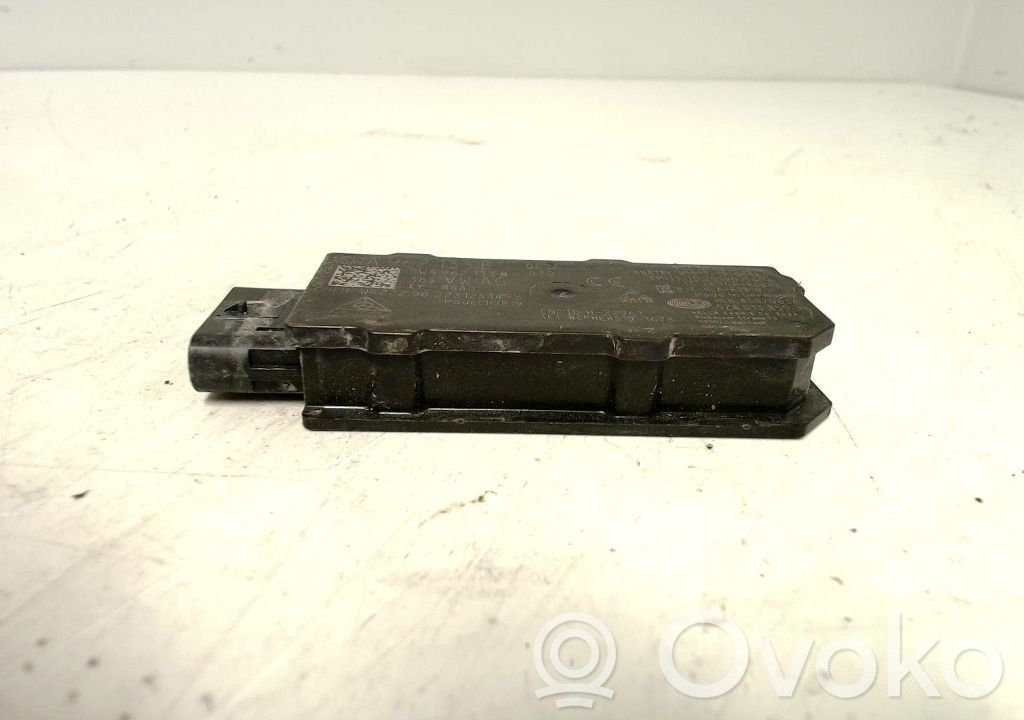 Radion antenni   5WA962133B,5ZA01385521,5WA962133B