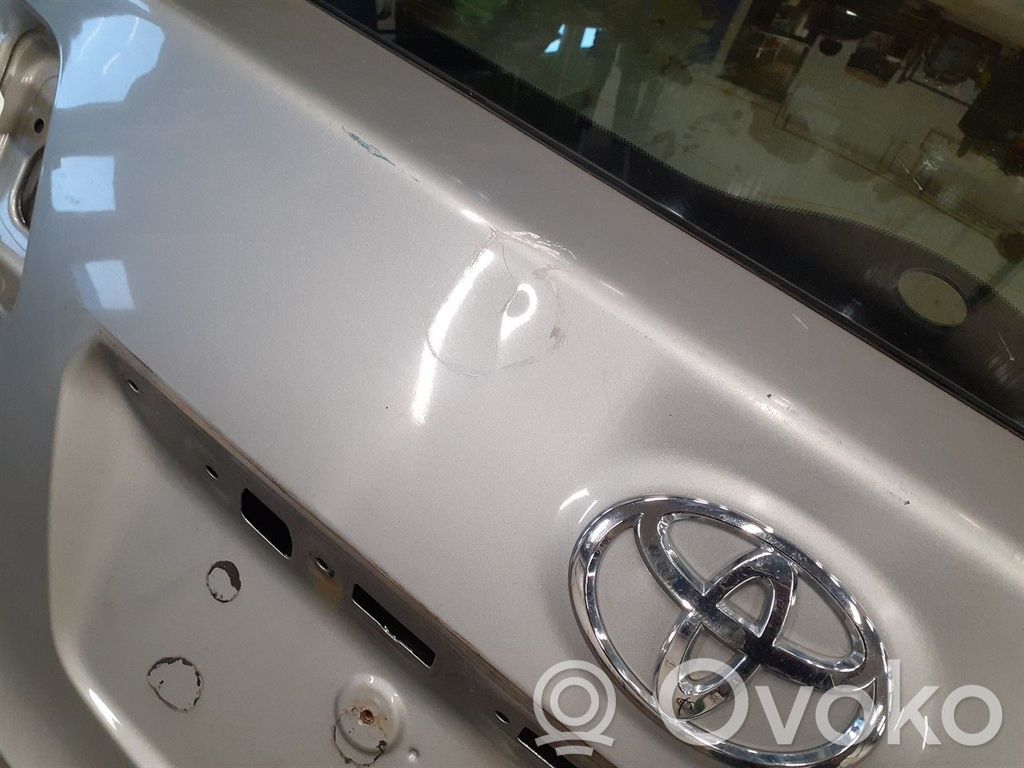 Toyota Avensis T270 Puerta del maletero/compartimento de carga 