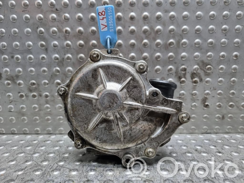 BMW 3 E90 E91 Vairo stiprintuvo siurblys 