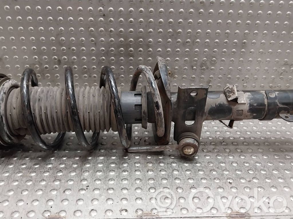 Volkswagen Polo IV 9N3 Amortyzator przedni 