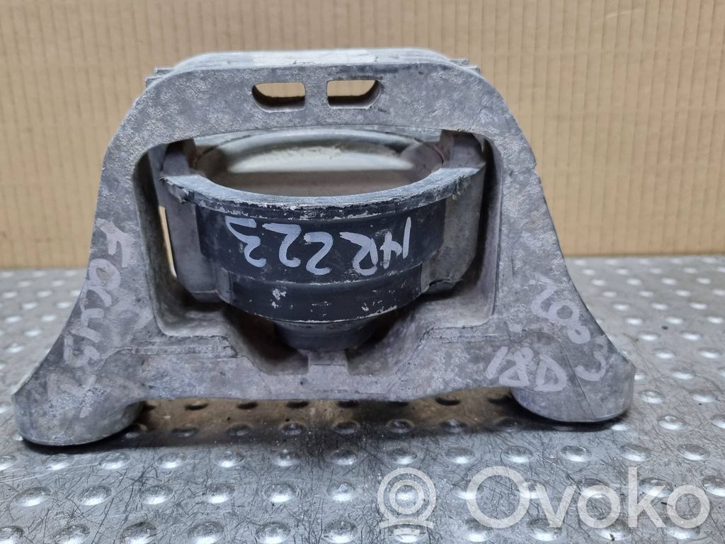 Ford Focus Engine mount vacuum valve 