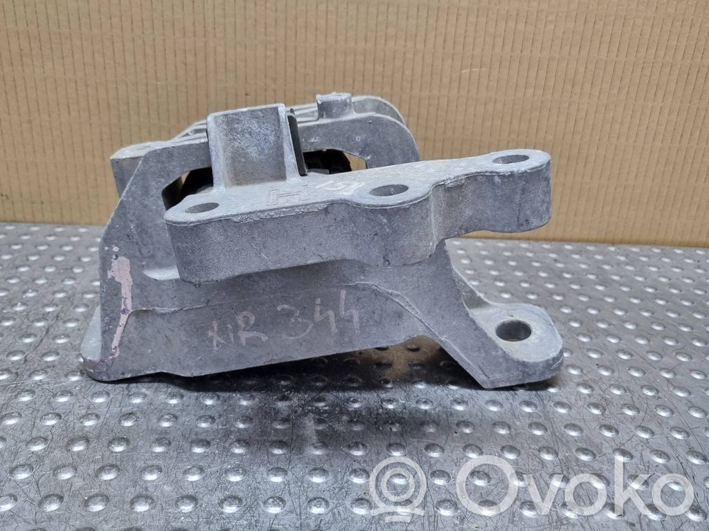 Ford Focus Engine mount vacuum valve 