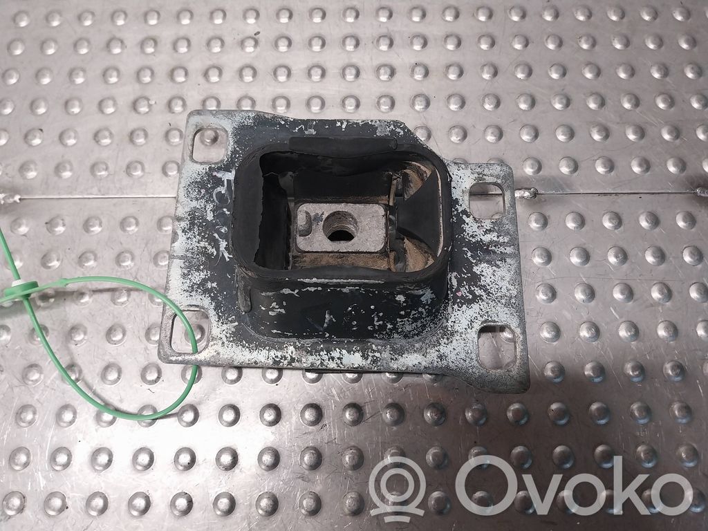 Ford Focus Gearbox mounting bracket 