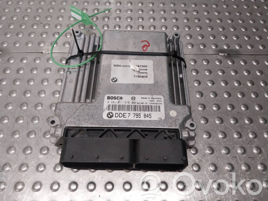 BMW 1 E81 E87 Engine control unit/module 