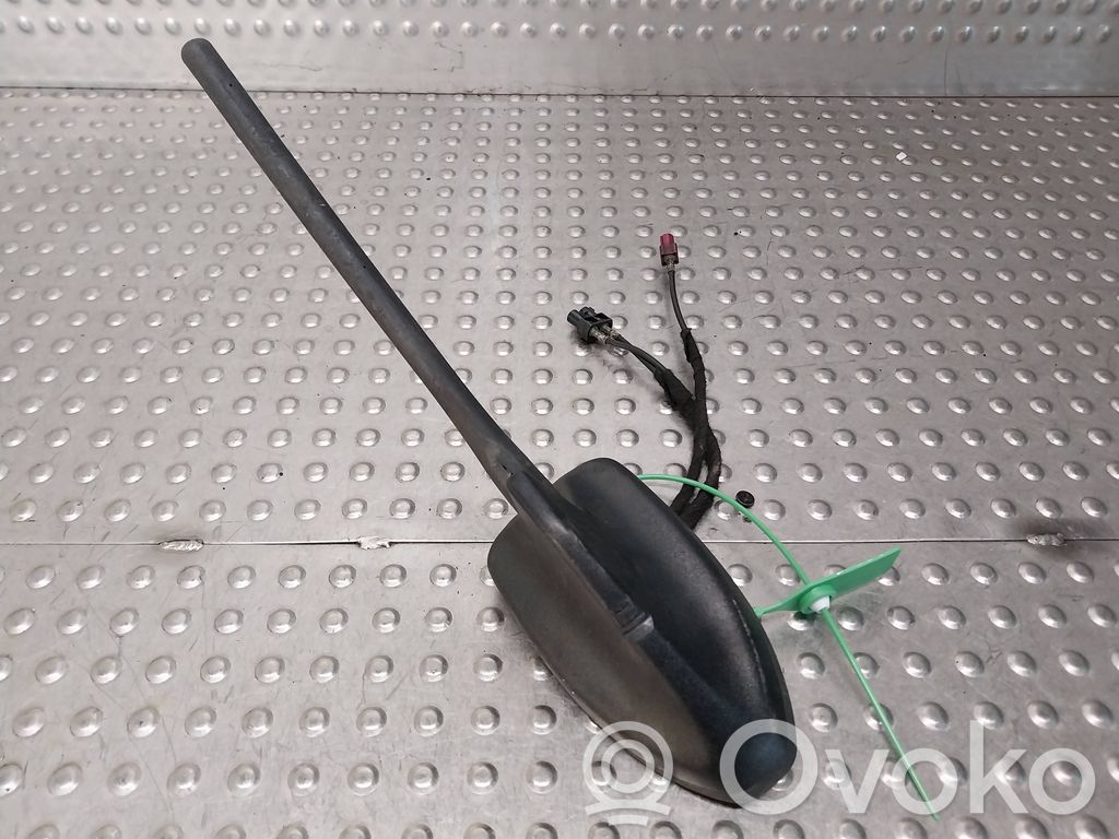 Ford Puma GPS-pystyantenni 