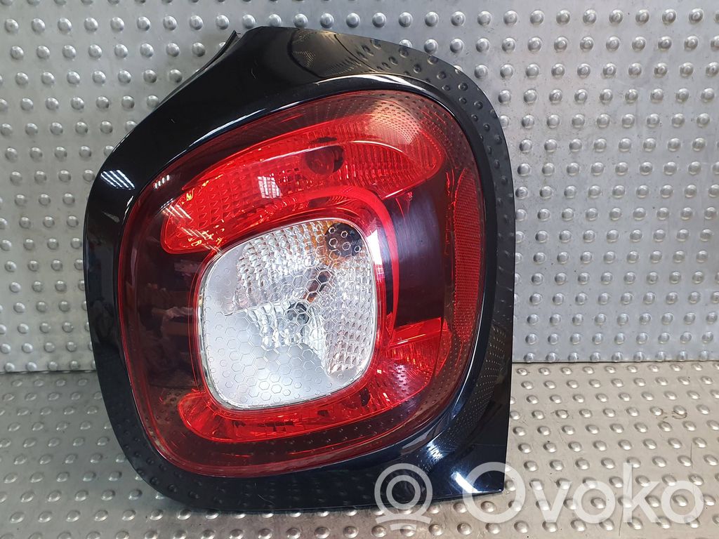 Smart ForFour II W453 Aizmugurējais lukturis virsbūvē 