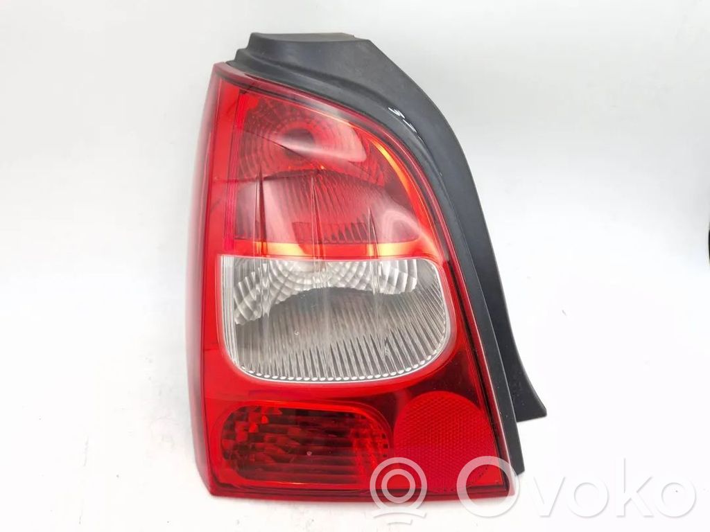 Renault Twingo II Aizmugurējais lukturis virsbūvē 