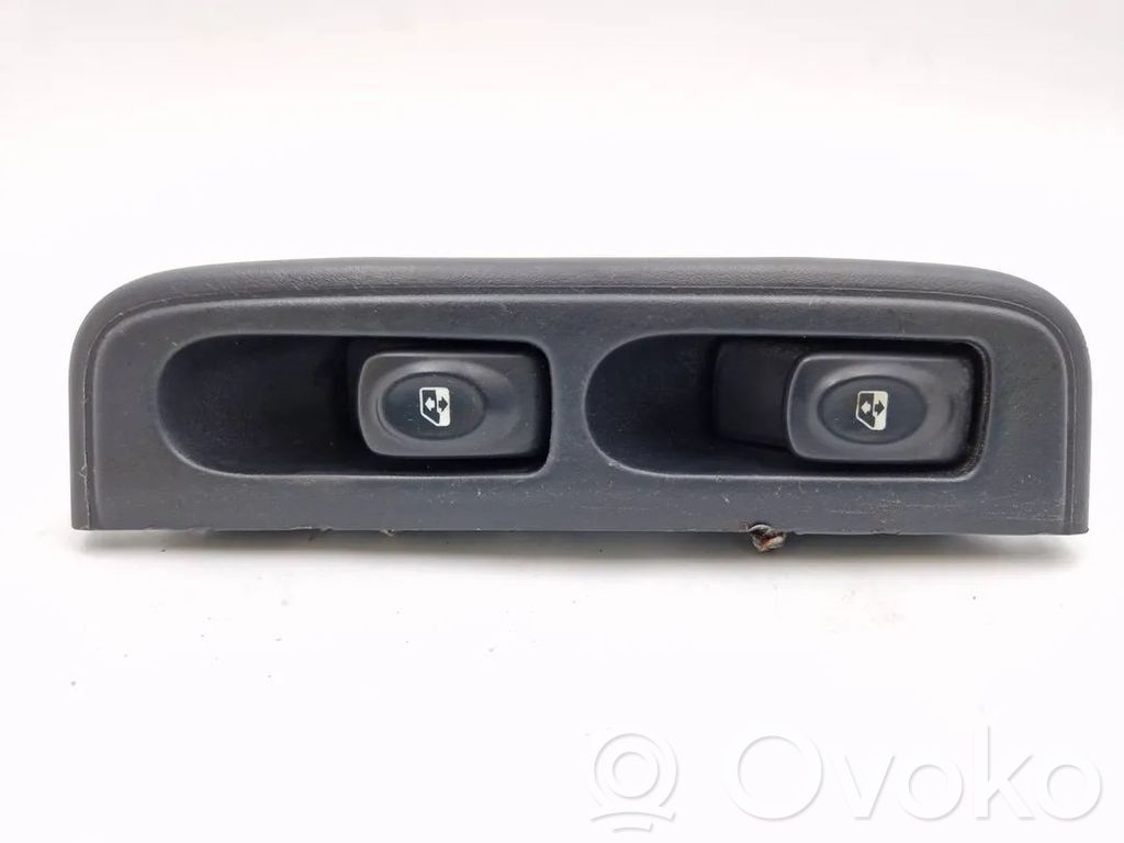 Renault Clio II Przyciski szyb 