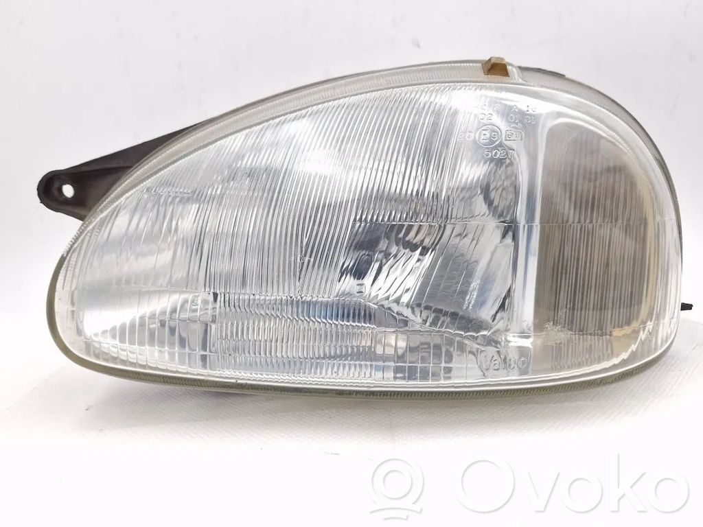 Opel Corsa B Phare frontale 