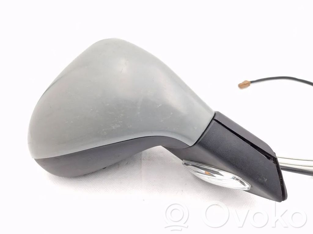 Peugeot 207 Front door electric wing mirror 