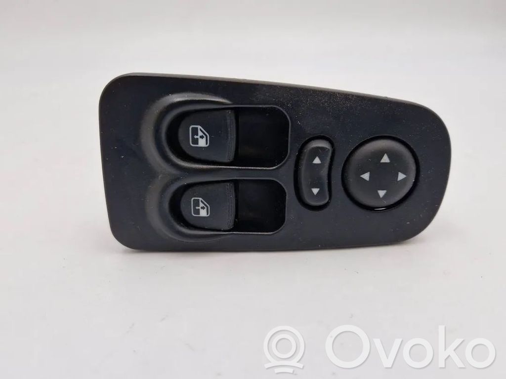 Lancia Ypsilon Electric window control switch 