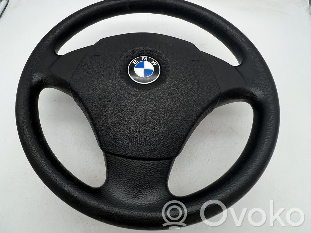 Steering wheel   6771411