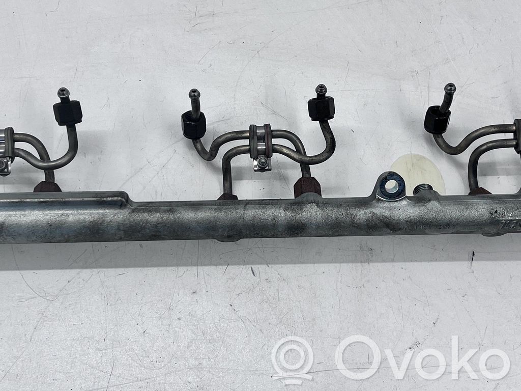 Fuel main line pipe   7788679