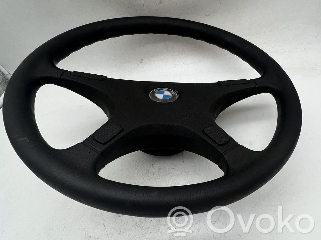 Steering wheel   1152896