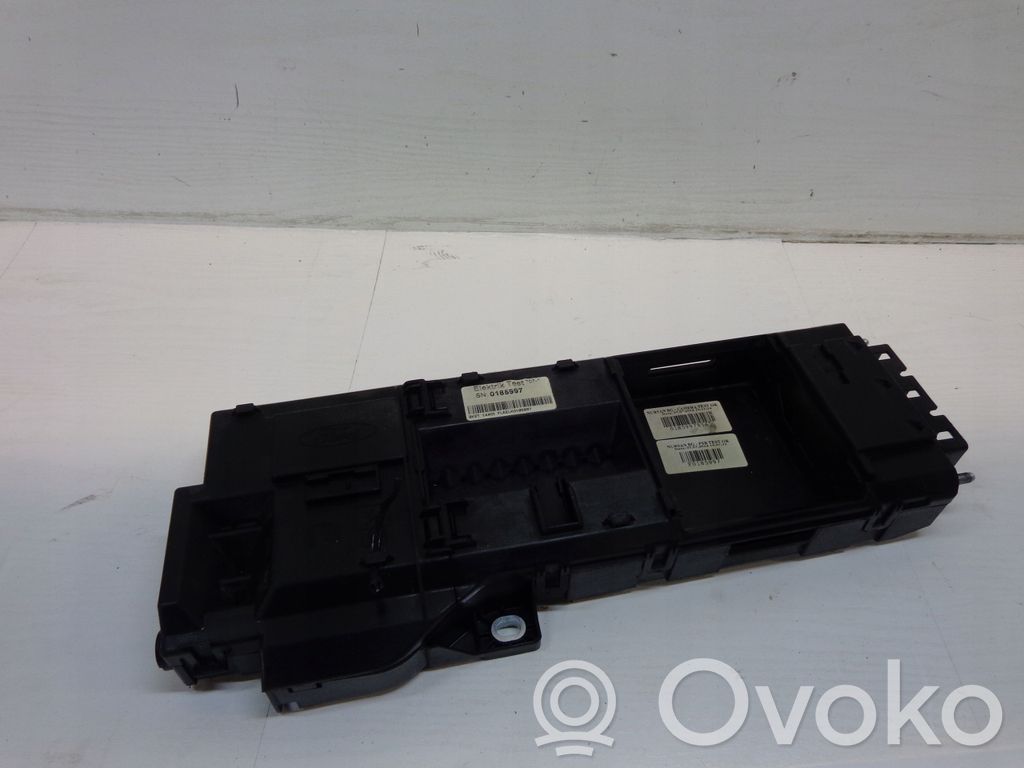 Ford Transit Custom Relay mounting block 