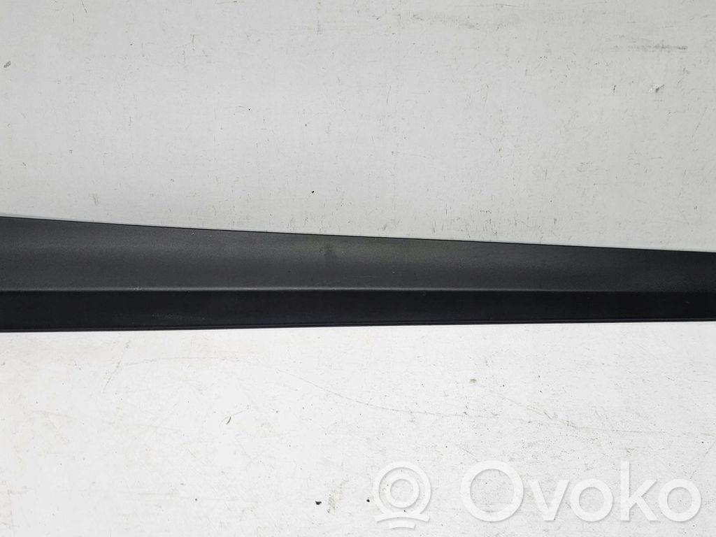 Lexus IS 200-300 Mască ușă față (turnată) 
