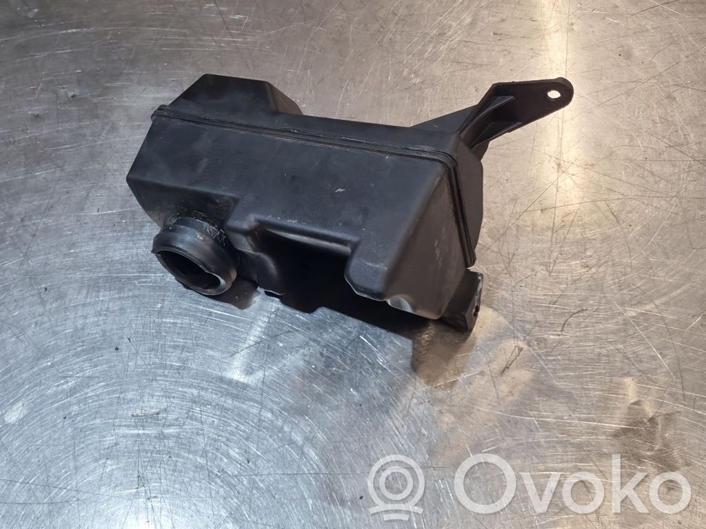 BMW 5 E39 Air filter box 