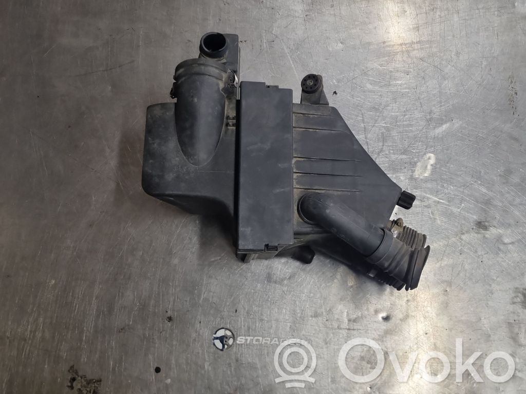 BMW 5 E39 Air filter box 