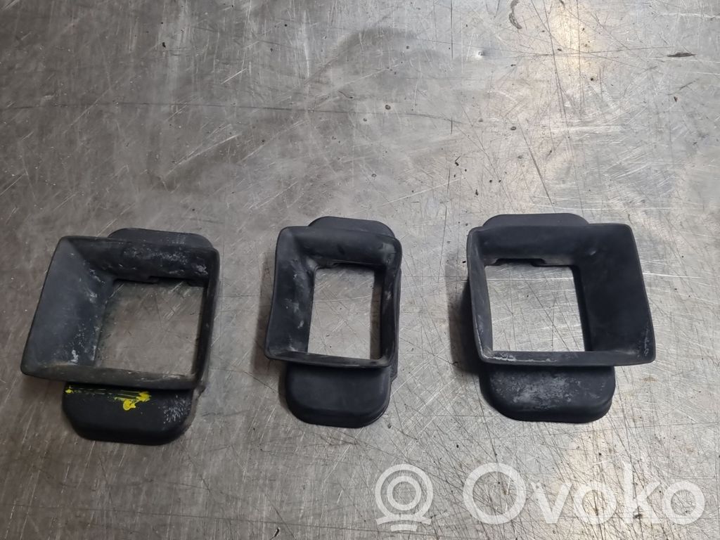 BMW 5 E39 Inne elementy wykończeniowe drzwi tylnych 