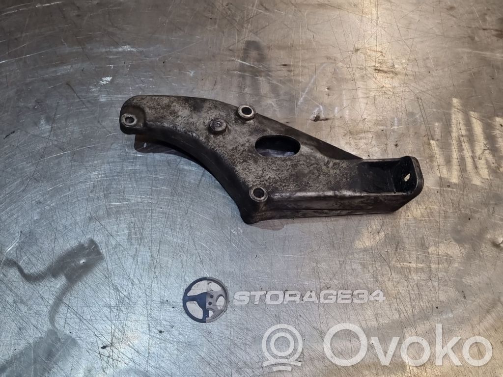 BMW 5 E34 Engine mounting bracket 