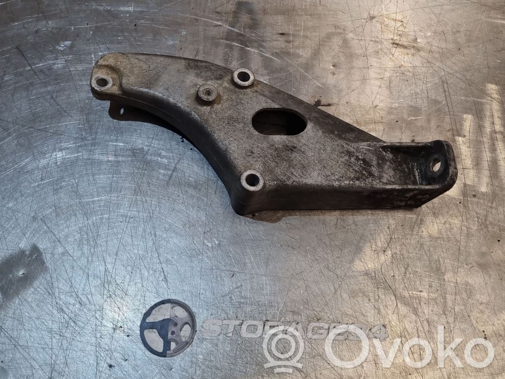 BMW 5 E34 Engine mounting bracket 