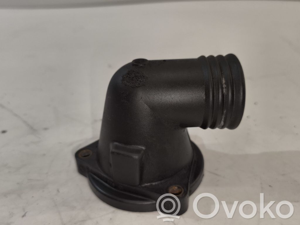 BMW 5 E34 Conductă/furtun lichid de răcire motor 