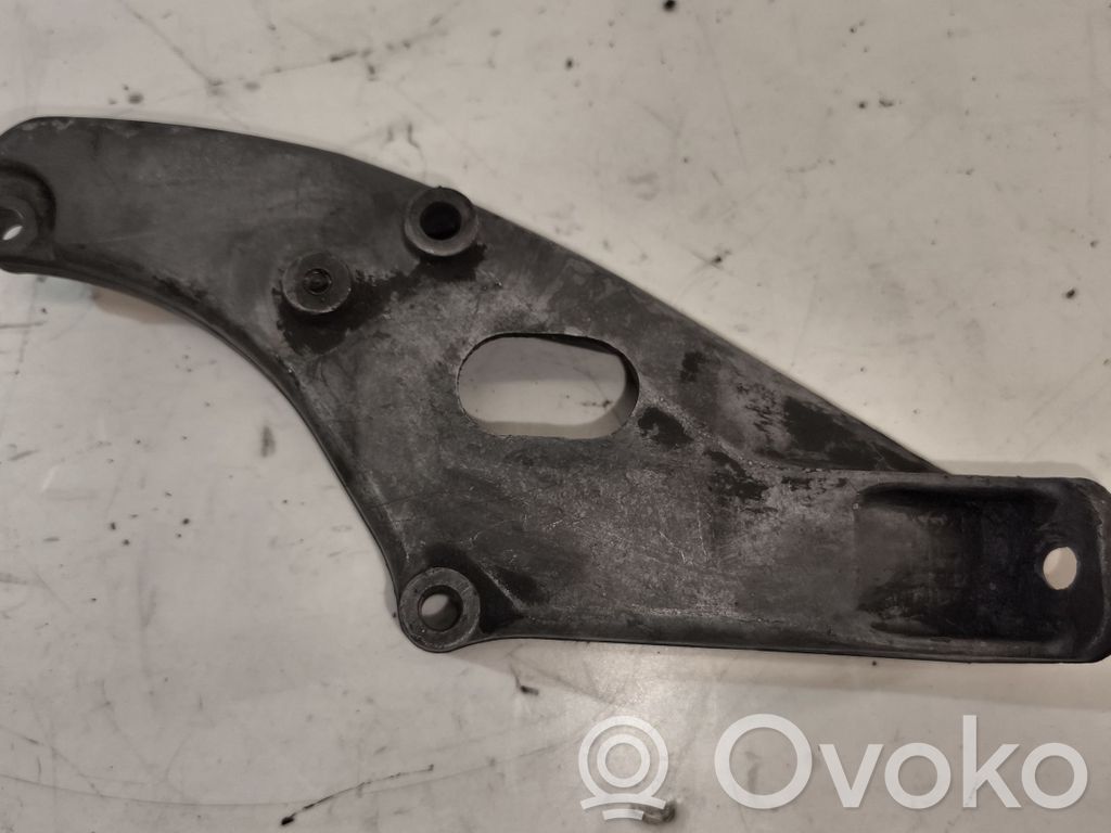 BMW 5 E34 Engine mounting bracket 