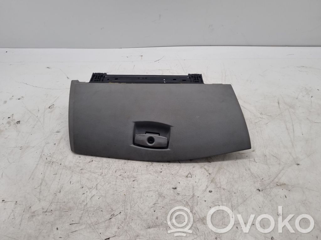 BMW 5 E60 E61 Daiktadėžės (bordačioko) dangtis 