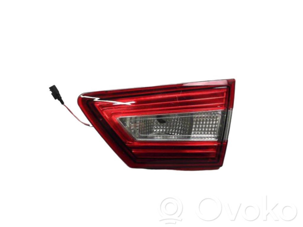 Renault Clio IV Lampă spate în capacul portbagajului 
